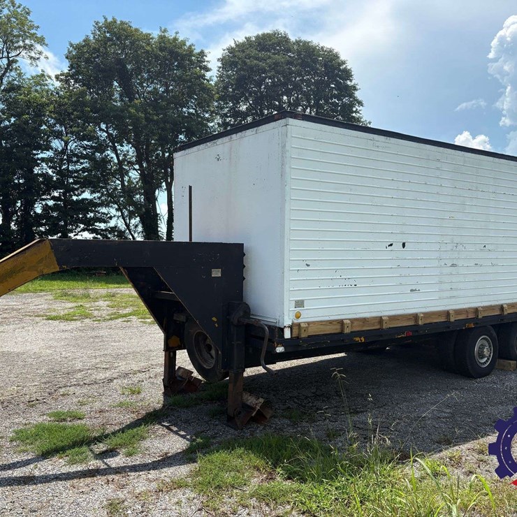Jobsite Fuel Tank & Dual T/A Storage Gooseneck Trailer