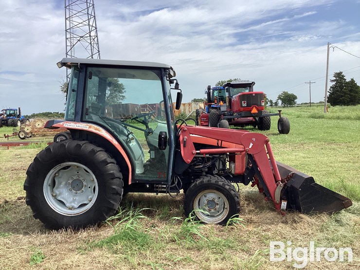 massey-ferguson-1525-image-4