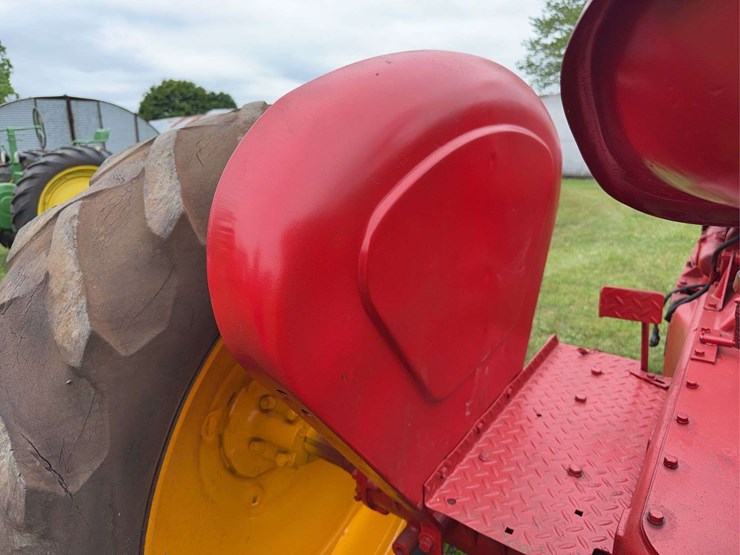 massey-ferguson-44-image-35