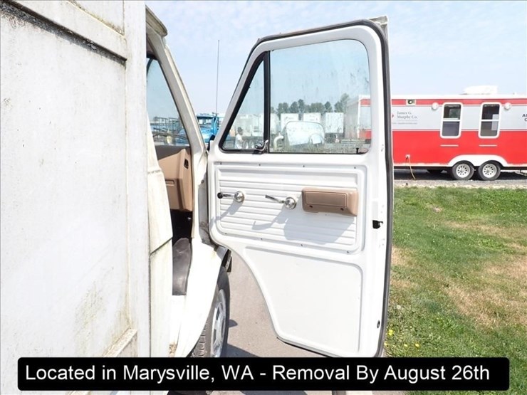 1992-chevrolet-30-image-2