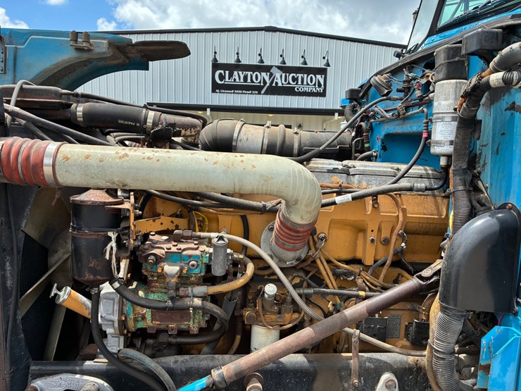 2000-peterbilt-378-image-17