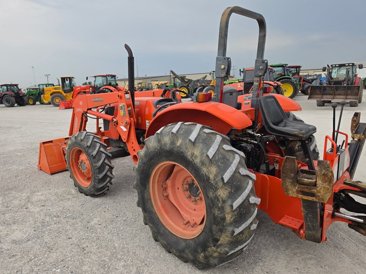 2006-kubota-m8540d-image-15