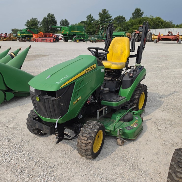 2015 JOHN DEERE 1025R