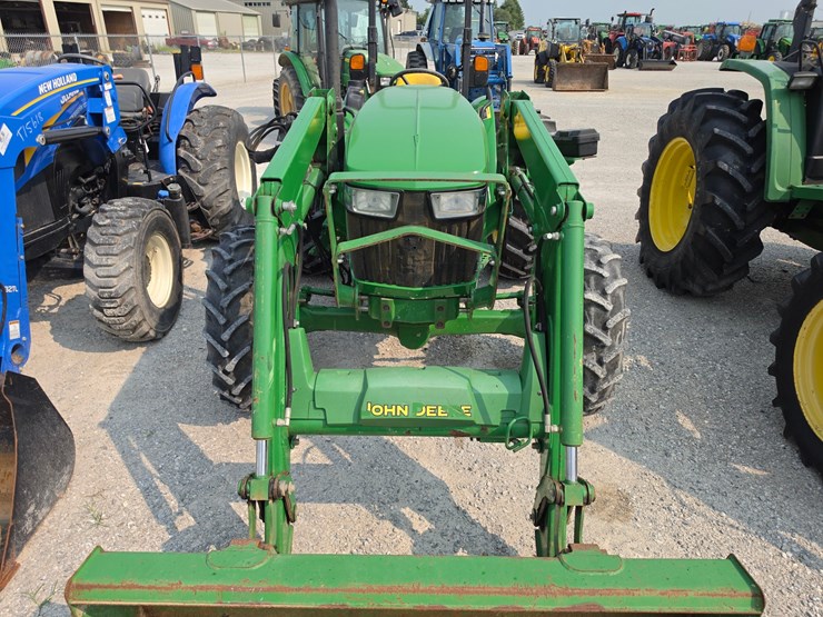 2016-john-deere-5075e-image-4