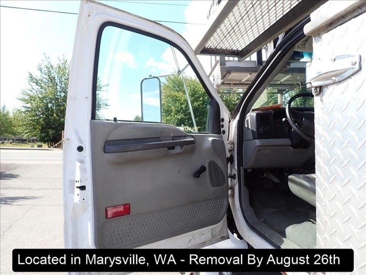 2002-ford-f750-image-32