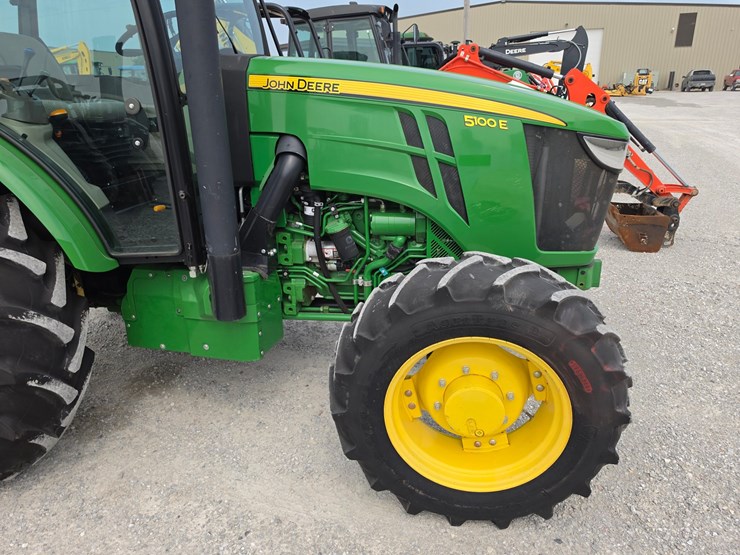 2019-john-deere-5100e-image-6