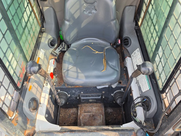 2007-bobcat-s300-image-9
