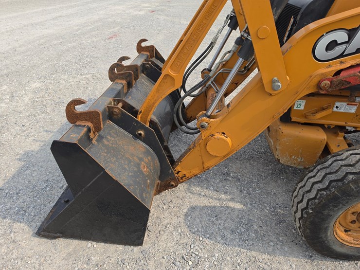 2012-case-580sn-image-5