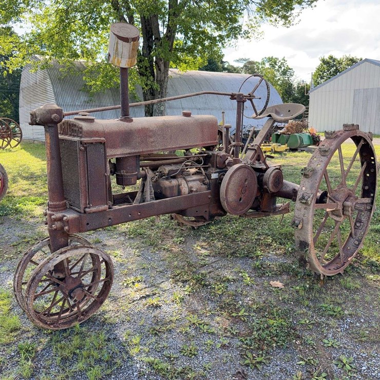 JOHN DEERE MODEL B