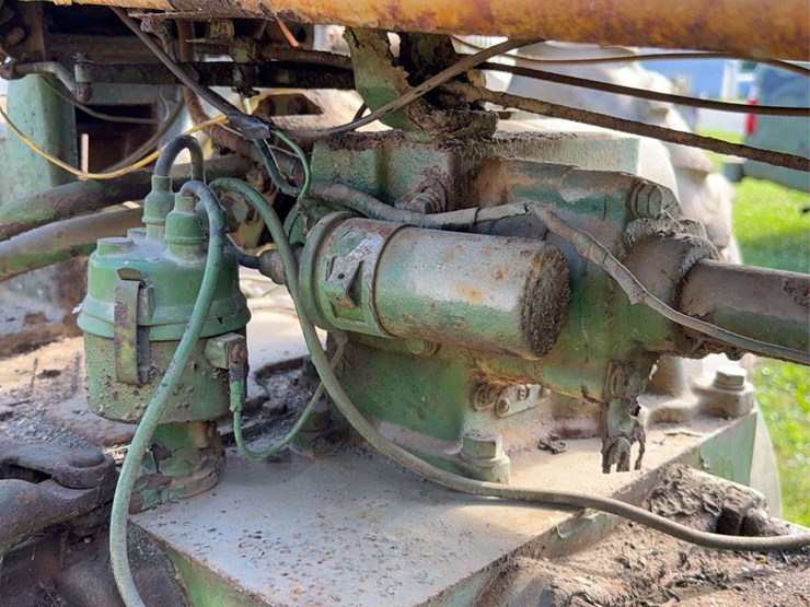 john-deere-630-image-25