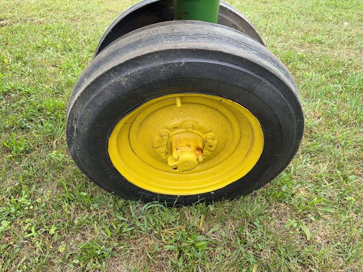 john-deere-model-b-image-15