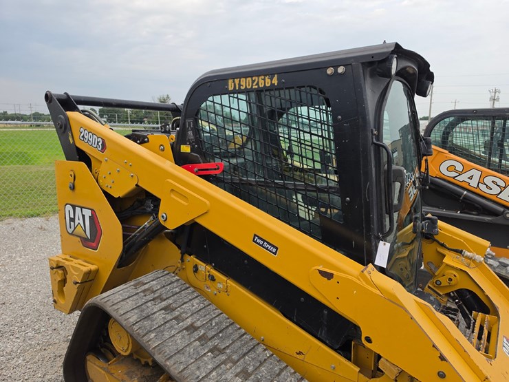 2020-caterpillar-299d3-image-13