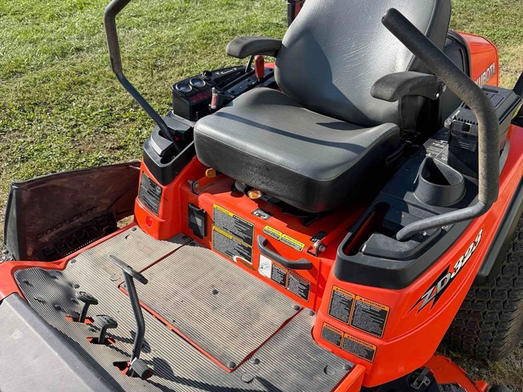 kubota-zd323-image-18