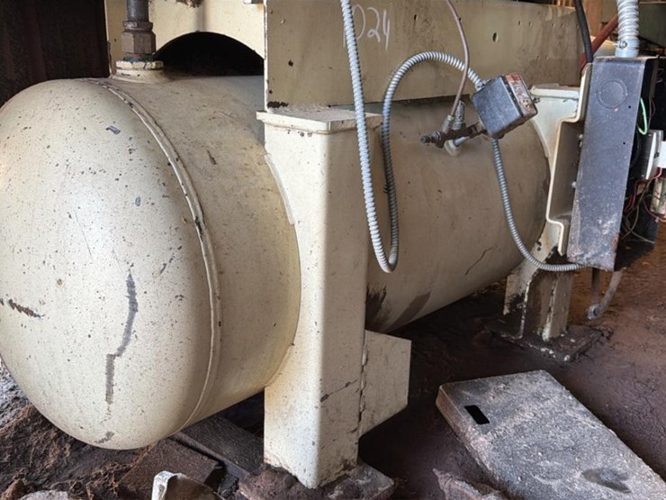 #1024-•-ingersoll-rand-7100-air-compressor---frye-lumber-company-image-9