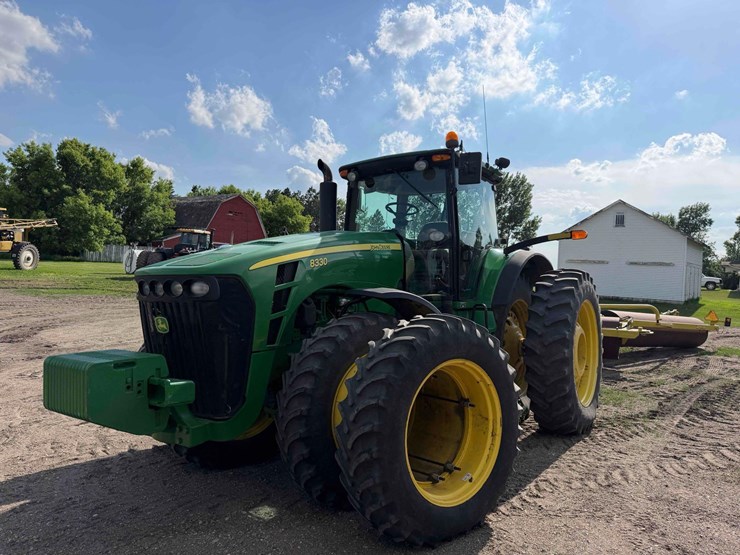 john-deere-8330-image-1