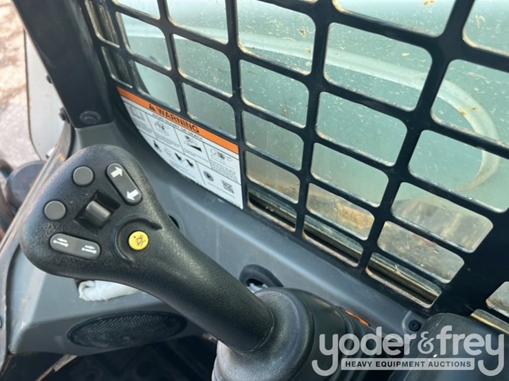 2020-bobcat-t870-image-29