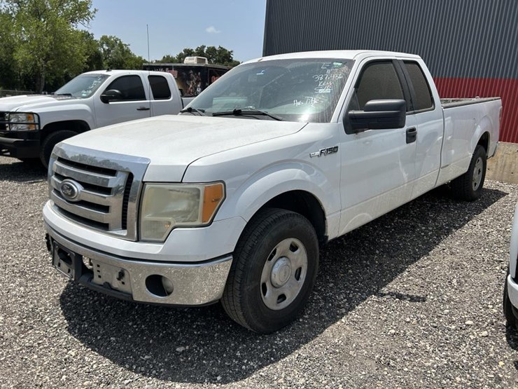 2011-ford-f150-xlt-image-1