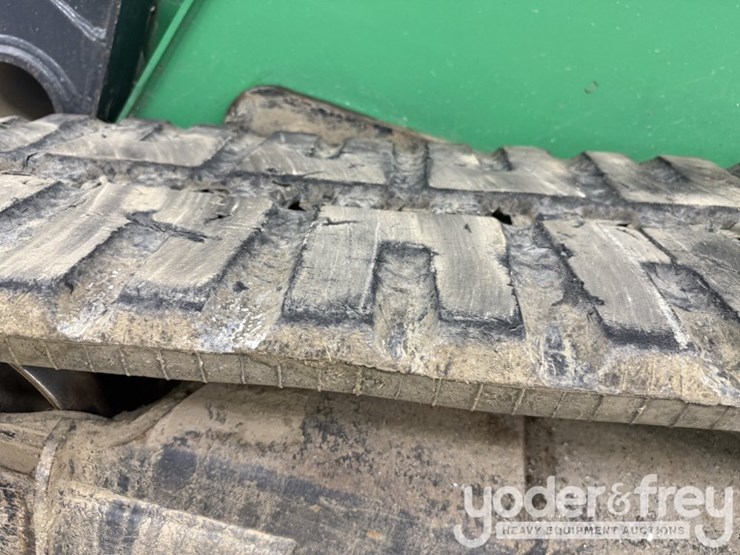 2018-deere-331g-image-17