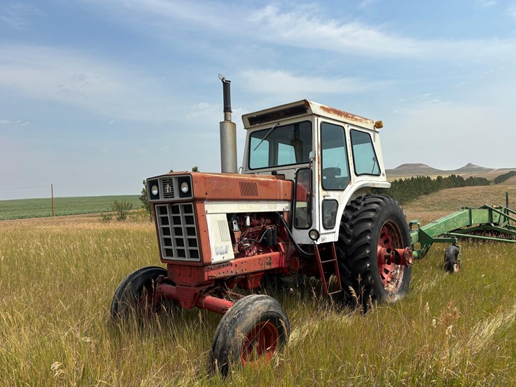 farmall-f1066-tractor-image-1