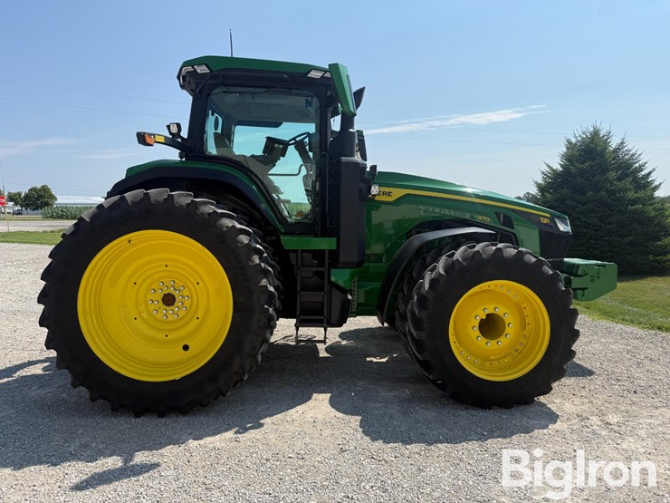2025-john-deere-8r-370-image-4