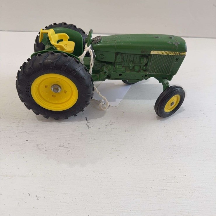 ERTL John Deere tractor, die-cast metal, 1/16 sale