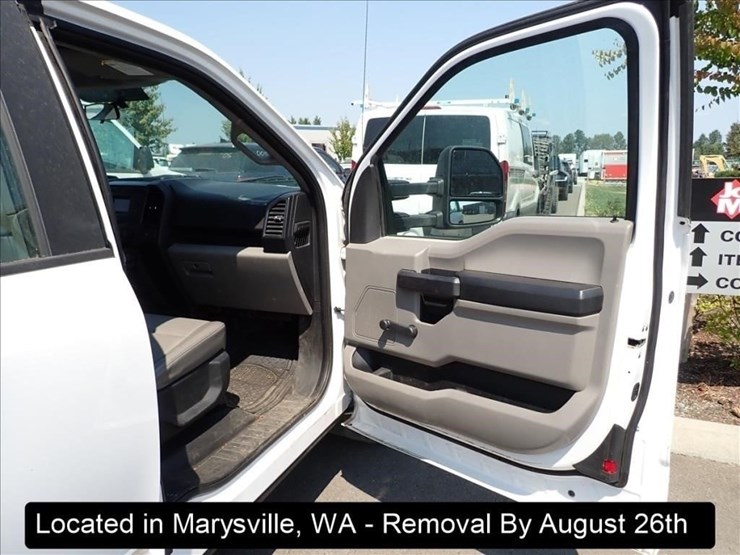 2015-ford-f150-xl-image-17
