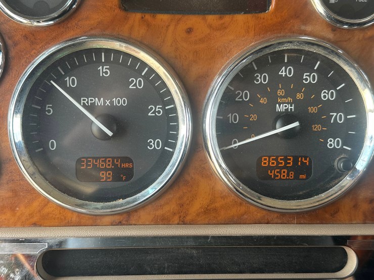 2009-peterbilt-389-image-8