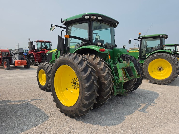 2013-john-deere-7200r-image-11