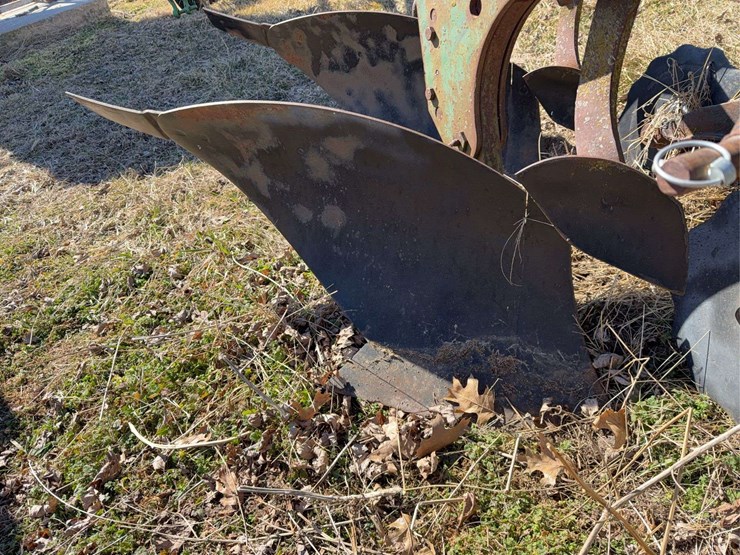 john-deere-three-point-two-bottom-plow-image-10