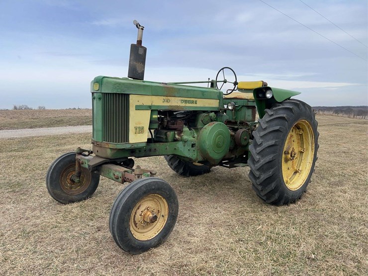 john-deere-720-image-1