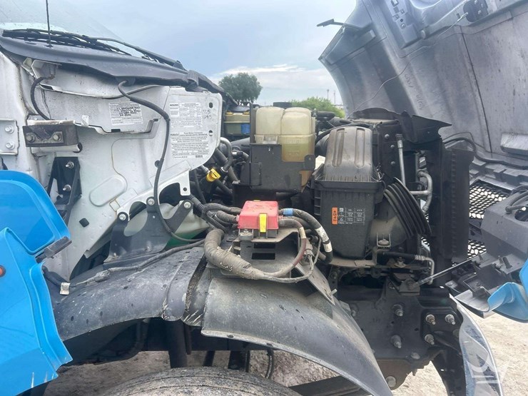 2019-ford-f750-image-8