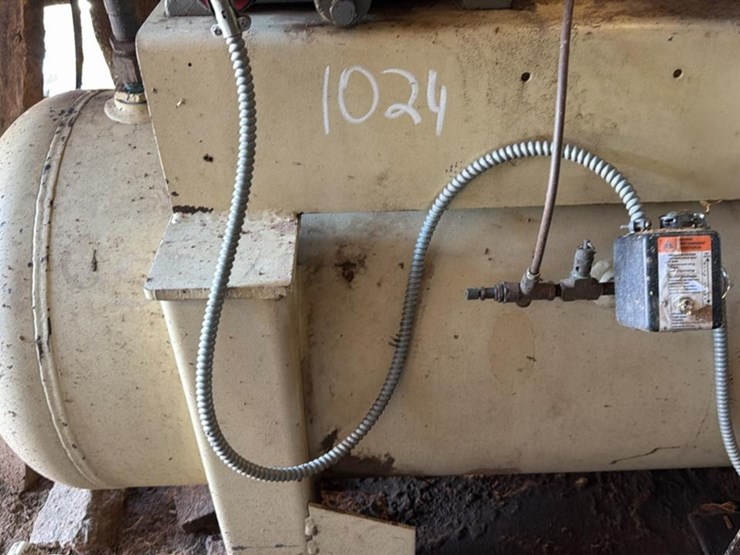#1024-•-ingersoll-rand-7100-air-compressor---frye-lumber-company-image-6