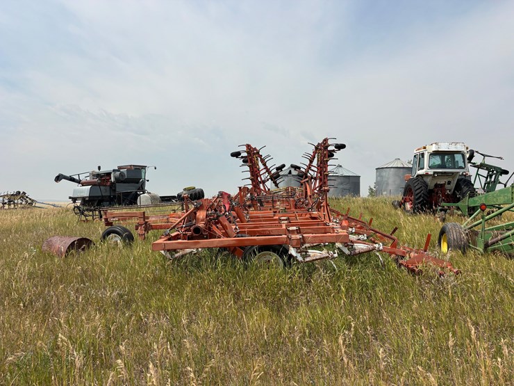 leon-1100-chisel-plow-image-3