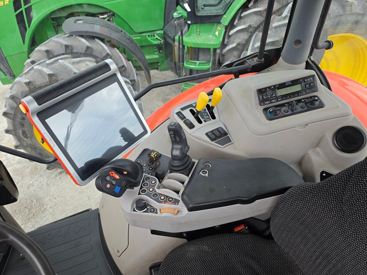 2020-kubota-m7-151-image-17
