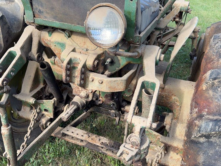 john-deere-330-image-38
