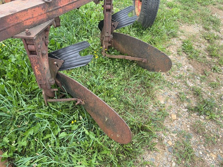 (6)-bottom-ih-plow-image-10