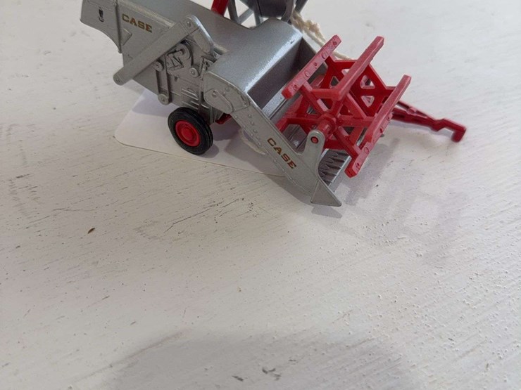 ertl-case-pull-type-combine,-1/64-scale-image-1
