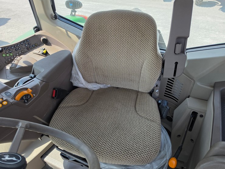 2023-john-deere-6155m-image-14