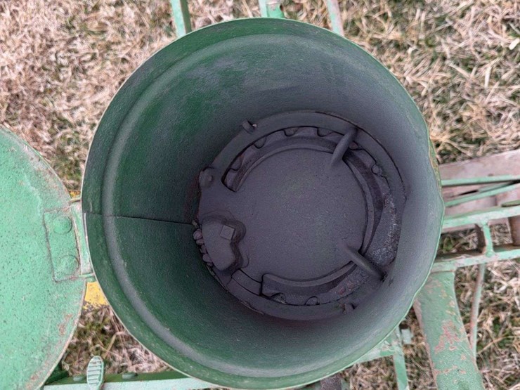 john-deere-two-row-planter-image-11