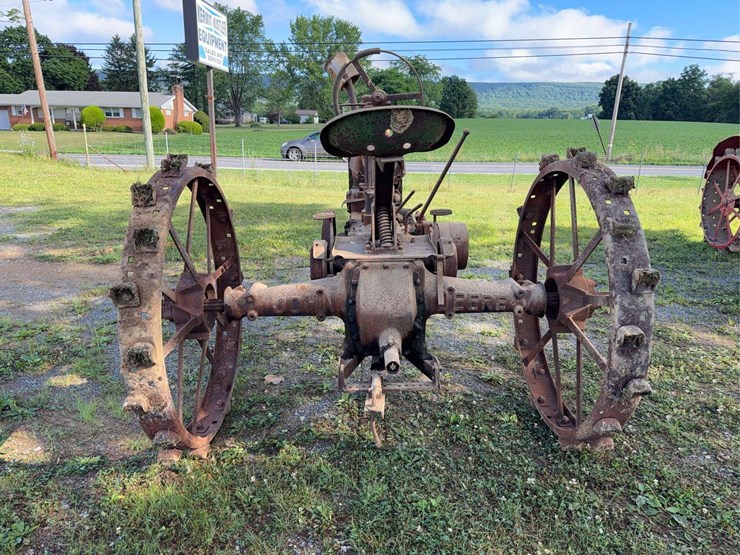 john-deere-model-b-image-4