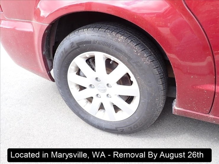 2014-chrysler-town-&-country-image-18