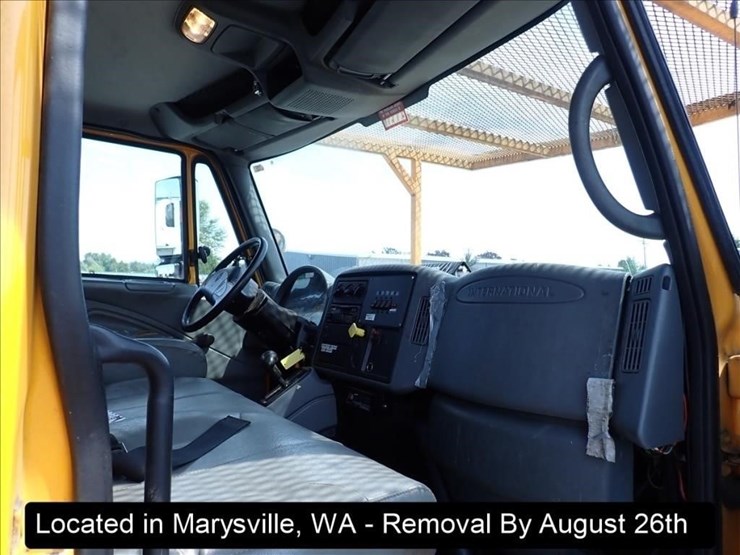 2002-international-durastar-4300-image-11