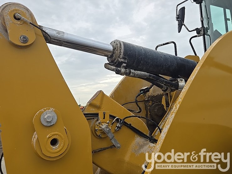 2019-caterpillar-938m-image-18