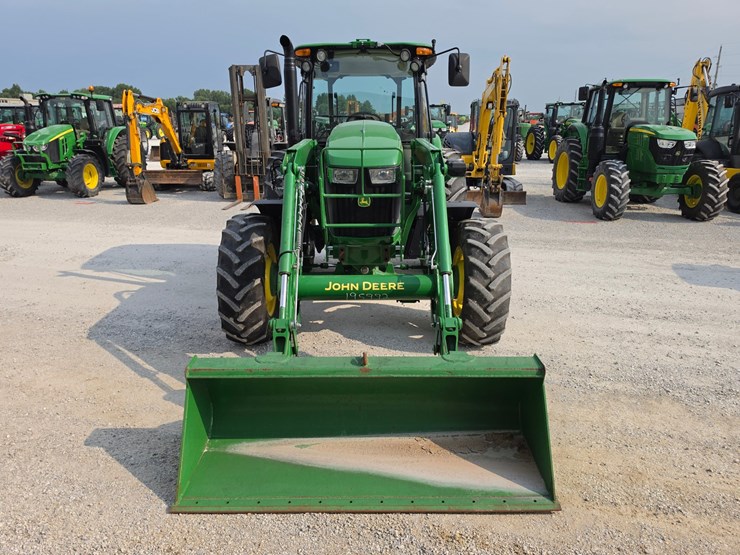 2023-john-deere-6120e-image-2