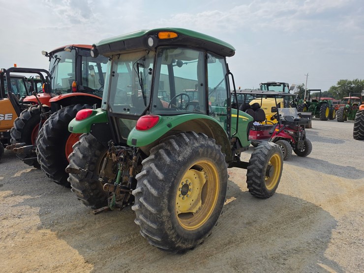 2010-john-deere-5083e-image-17