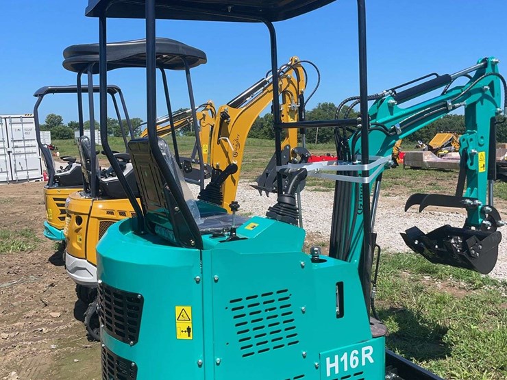 h16r-mini-excavator-image-7