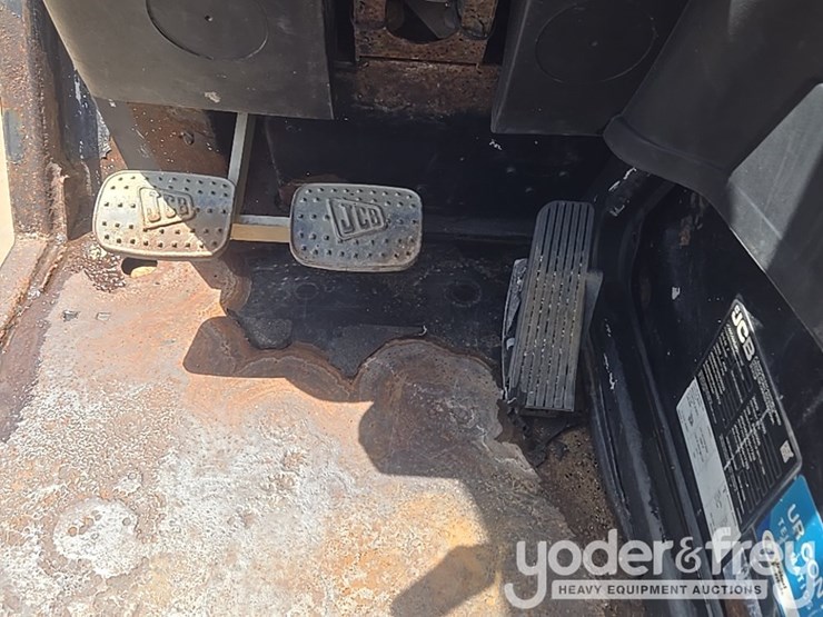 2019-jcb-510-56-image-48