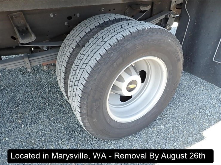 2022-chevrolet-3500-image-12