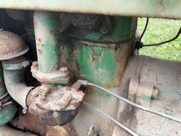 john-deere-320-image-44