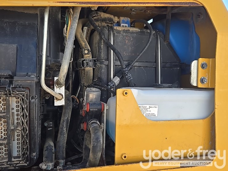 2019-caterpillar-d5k2-image-31
